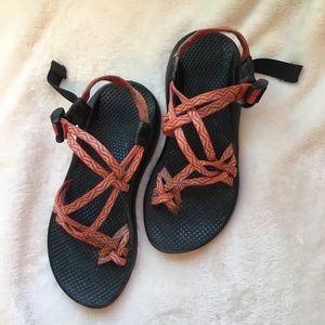 Chacos with criss cross and toe